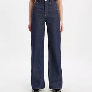 Levi’s Ribcage Wideleg jeans size 27 with 28” inseam
